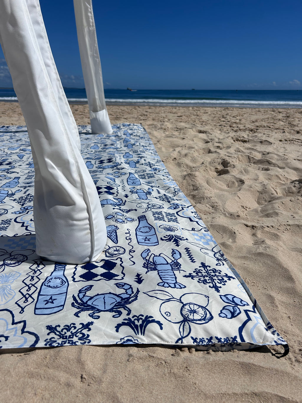 Italian Summer |  2.75m XL Beach Blanket | Sand-Free | 100% Recycled Fabric | Cabana Fit